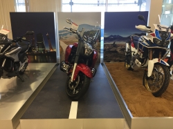 Разработка макета подиумов мотоциклов